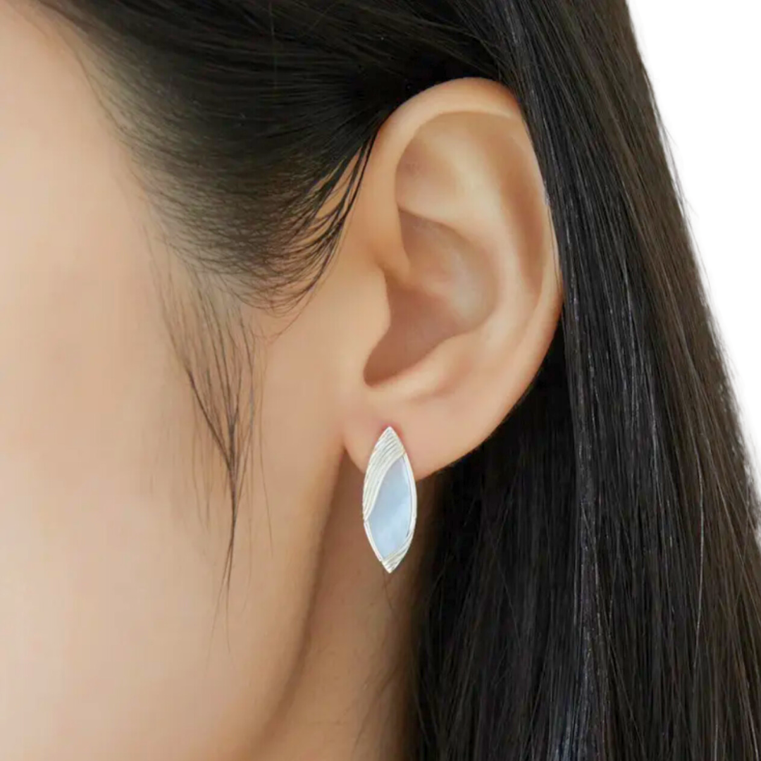 White Shell Oval Stud Earrings