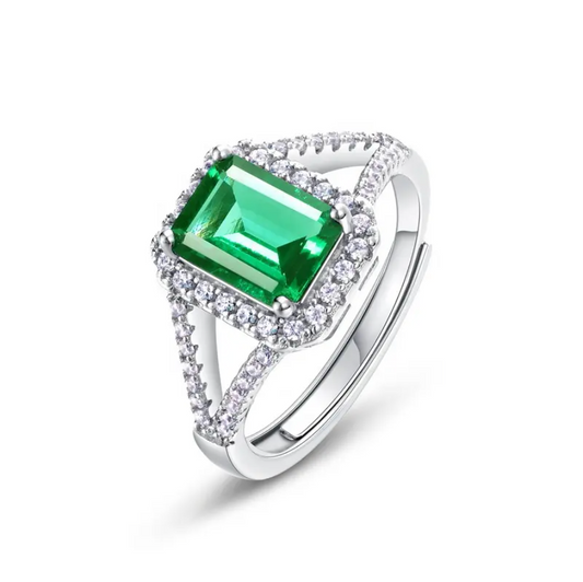 Vintage Style Queen Emerald Ring